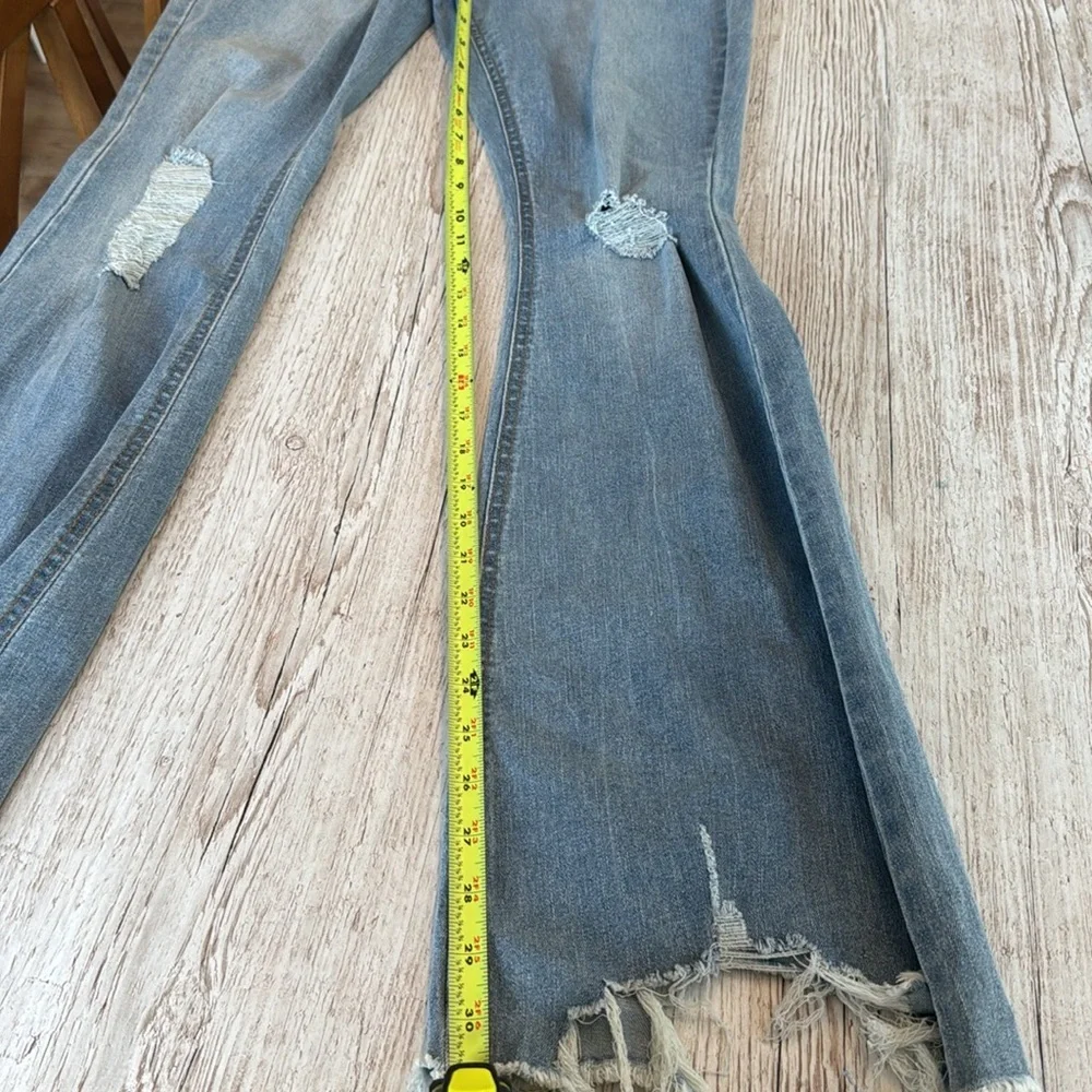 NWT Tinseltown Hi Rise Flare Pull On Light Wash Blue Distressed Jeans SIZE 7/28